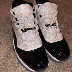 Air Jordan Retro 11 Concord